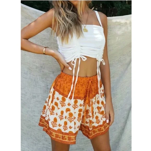 027 Boho Green Floral Gypsy Elastic Waist Shorts - Picture 2 of 8